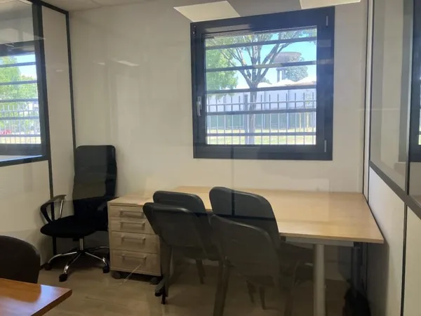 Bureau et espace de travail Location Vénissieux 1p 8m² 440€