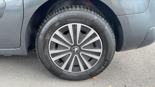 Peugeot Partner TEPEE TPMR 1.2 PureTech 110 - Style – 2017 – 60834 km – Essence – Boîte Manuelle — photo 5