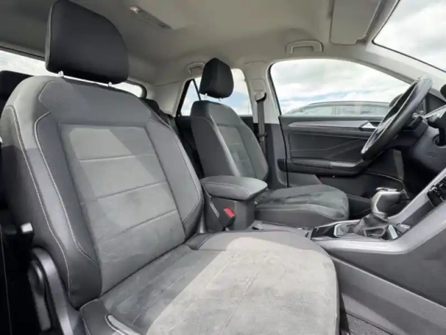 Volkswagen T-Roc 1.5 tsi evo 150ch style dsg7 — photo 14