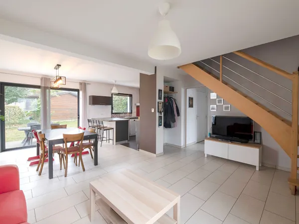 EXCLUSIVITE - MAISON SAINT ERBLON - 4 CHAMBRES - CALME ET CONFORT !!!