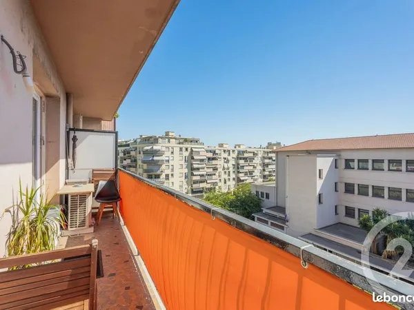 T5 meublé, 4 chambre avec douche et WC privée, garage, Nice Arénas