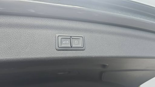 Audi Q3 2.0 TDI 150  S-Tronic7 - Design Luxe – 2020 – 137653 km – Diesel – Boîte Automatique — photo 25