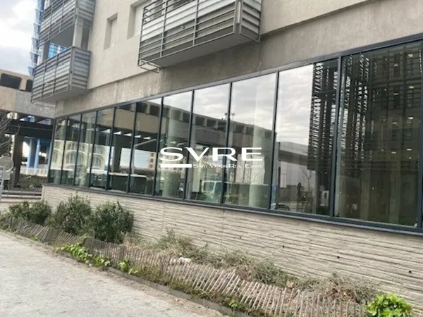 Local professionnel 223 m²