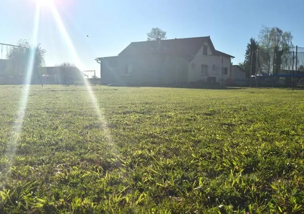 Belle Maison Individuelle ou Propriété Contemporaine avec sa Piscine de 141 m² Rénovée et à Façonner