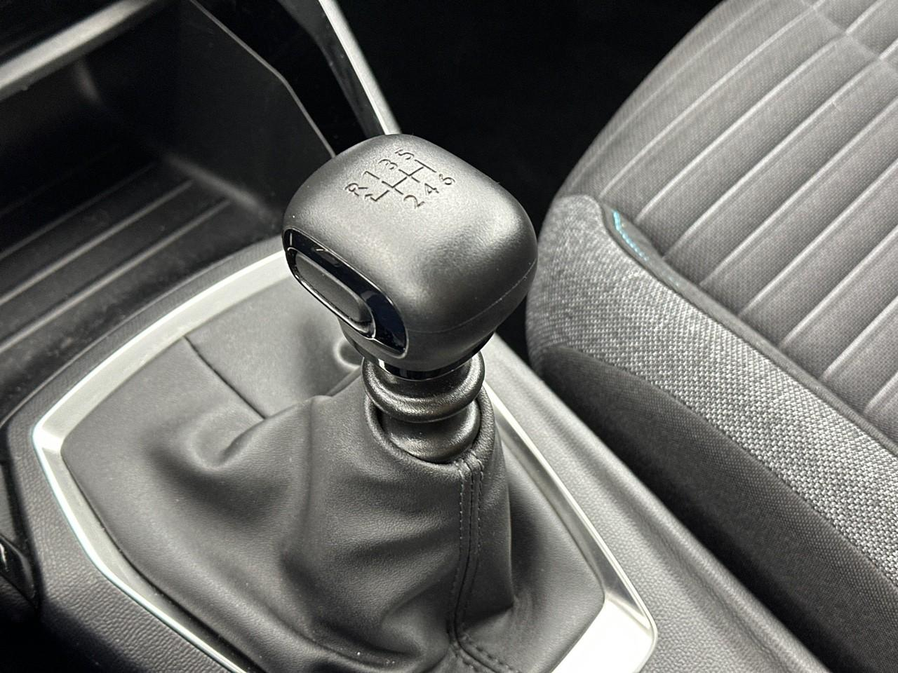 Peugeot 2008 puretech 100 s&s bvm6 style — photo 30