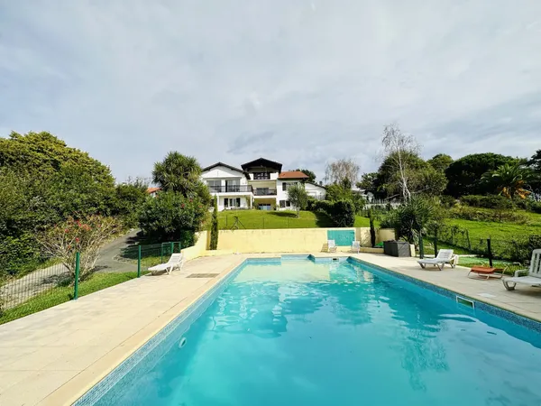 VENTE APT - ARBONNE - 236m2 - PISCINE - GARAGE