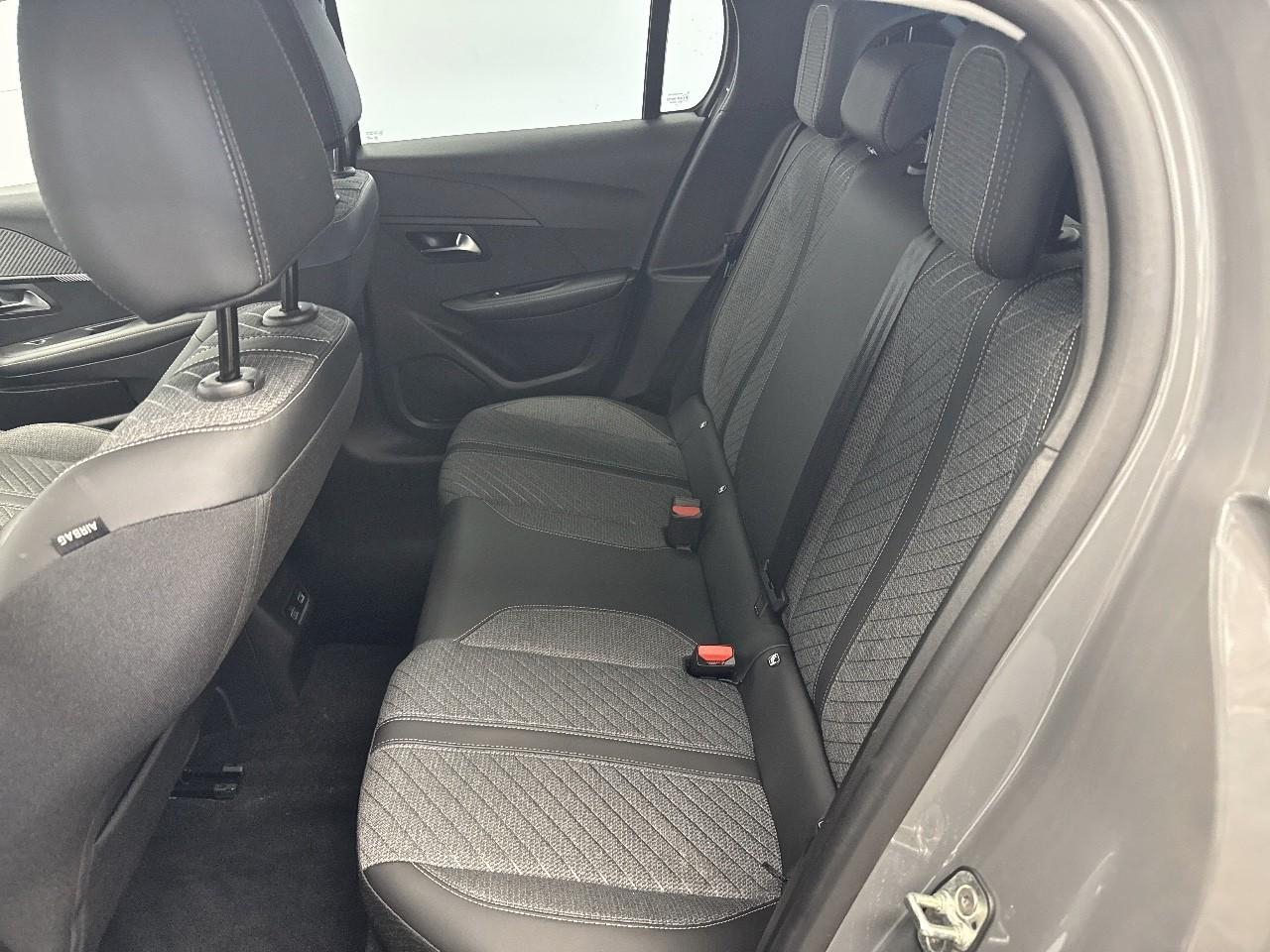 Peugeot 208 100 s&s bvm6 allure — photo 10