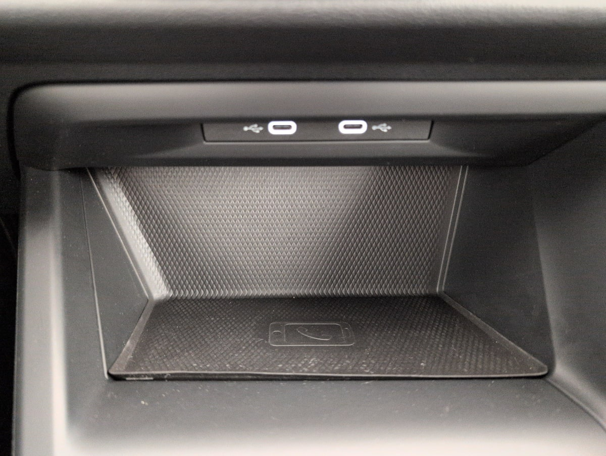 Volkswagen Golf 8 — photo 23