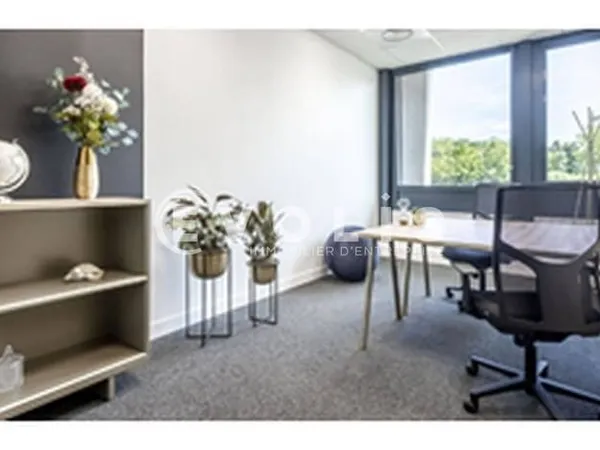 Bureau et espace de travail Location Canéjan   120€