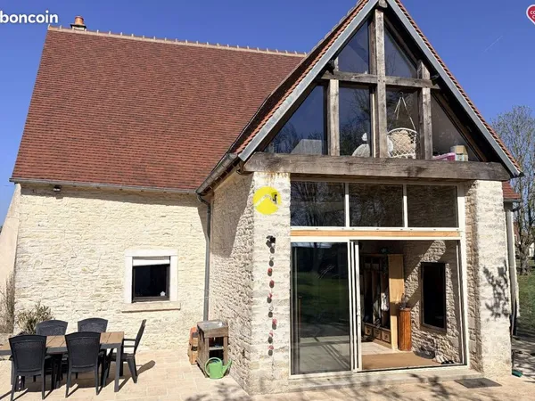 Maison rénovée avec piscine