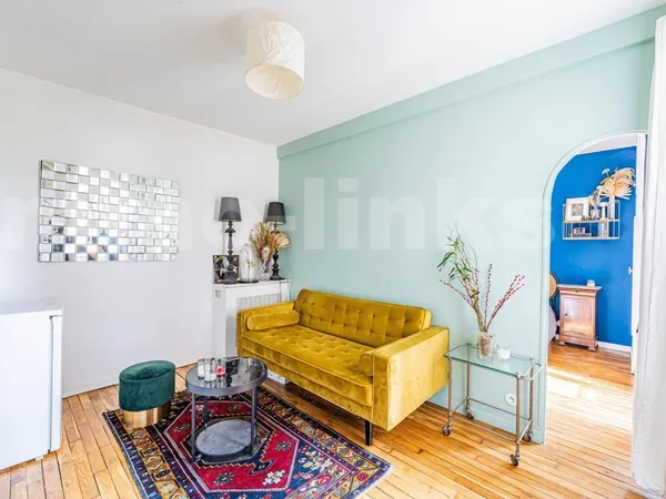 A deux pas du métro Ligne 8 Maisons-Alfort Stade, 2P de 22 m2 calme sur cour, tout à pied