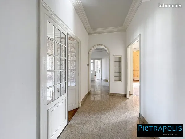 Appartement 6 pièces 195 m²