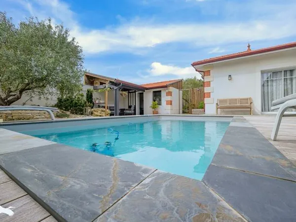 Contemporaine de 4 pièces principales
