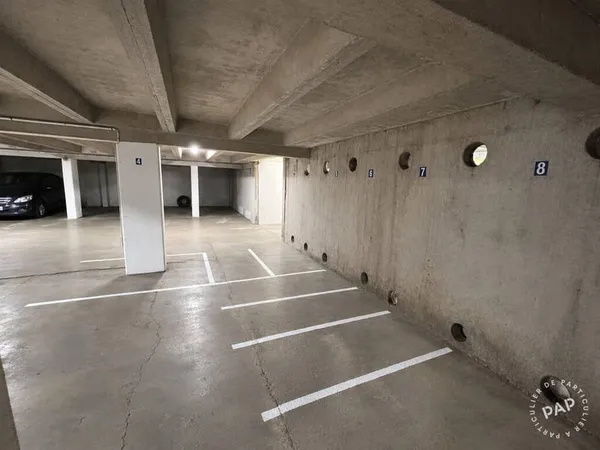 Garage/Parking