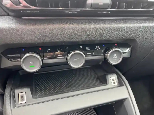 Citroën C4 hybride 136 e-dcs6 — photo 21