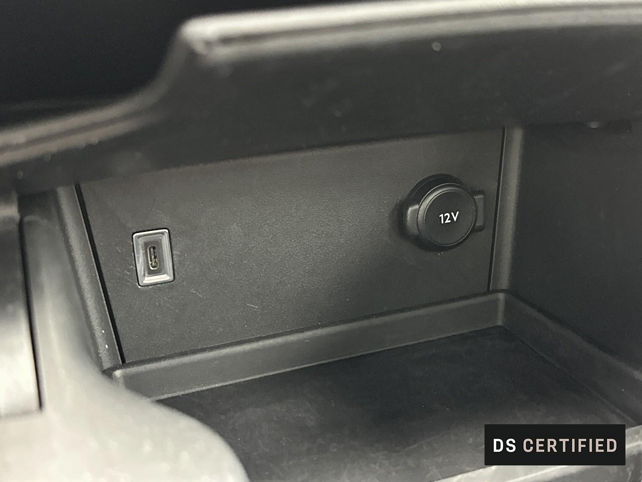 Ds Ds 7 crossback hybride rechargeable e-tense 300 eat8 4x4 rivoli — photo 31