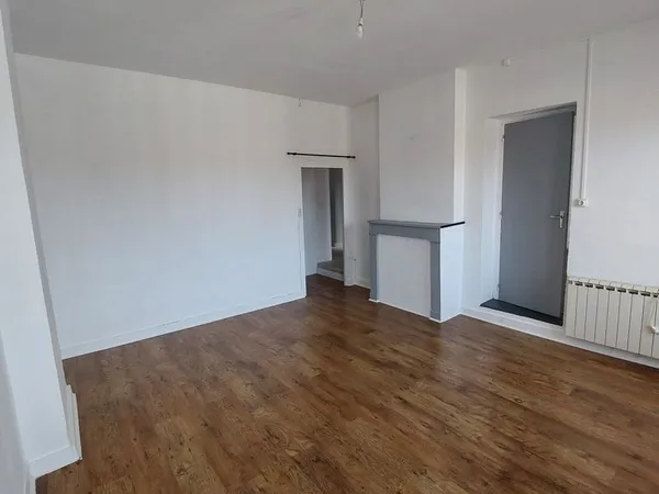 Grand T4 de 106 m² - 3 chambres - Plein centre de Toulon sur Arroux