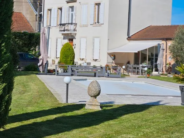 Maison de maitre avec piscine