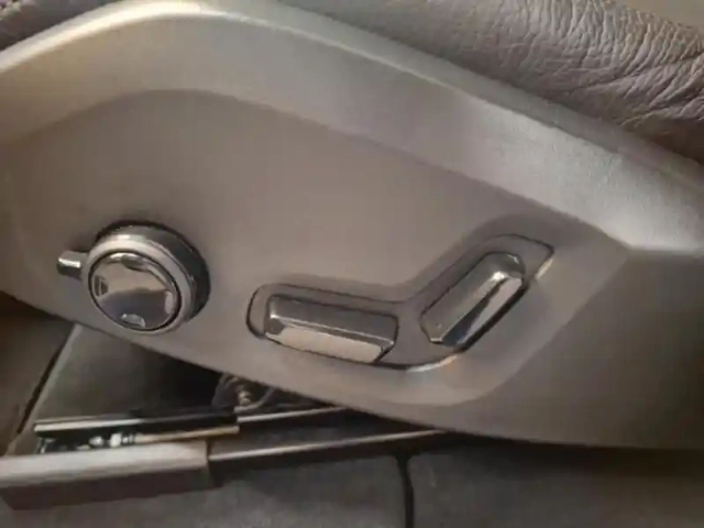 Volvo Xc60 t6 hybride rechargeable 253 + 145ch plus style dark geartronic 8 awd — photo 14