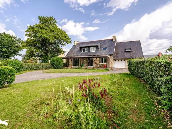 Maison en pierre de 6 pièces principales