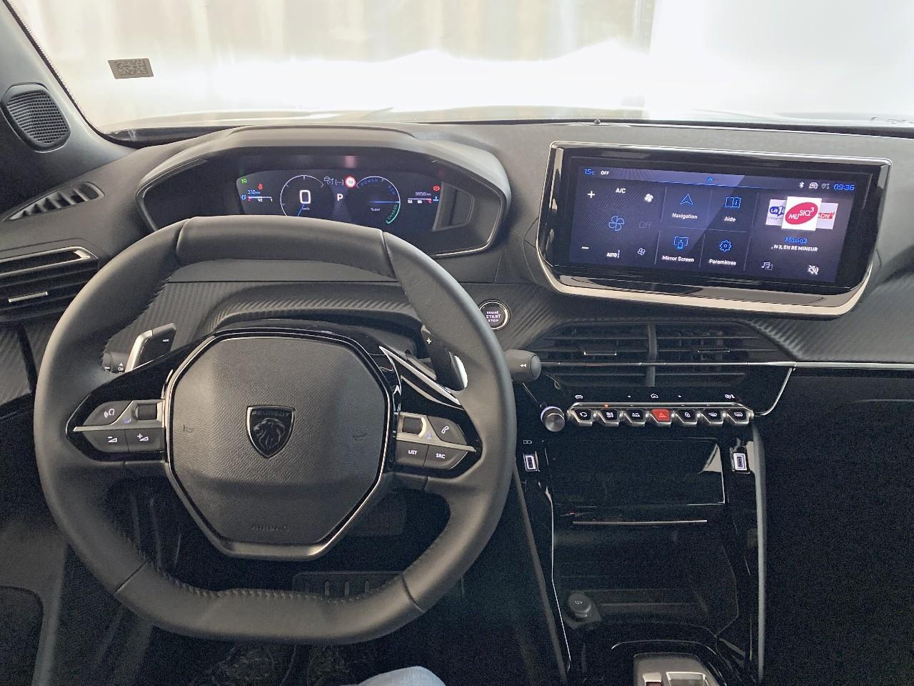 Peugeot 2008 hybrid 145 ch e-dcs6 allure — photo 15