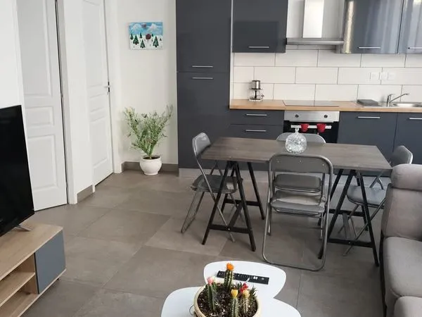 Appartement T1 Refait à neuf avec parking privé