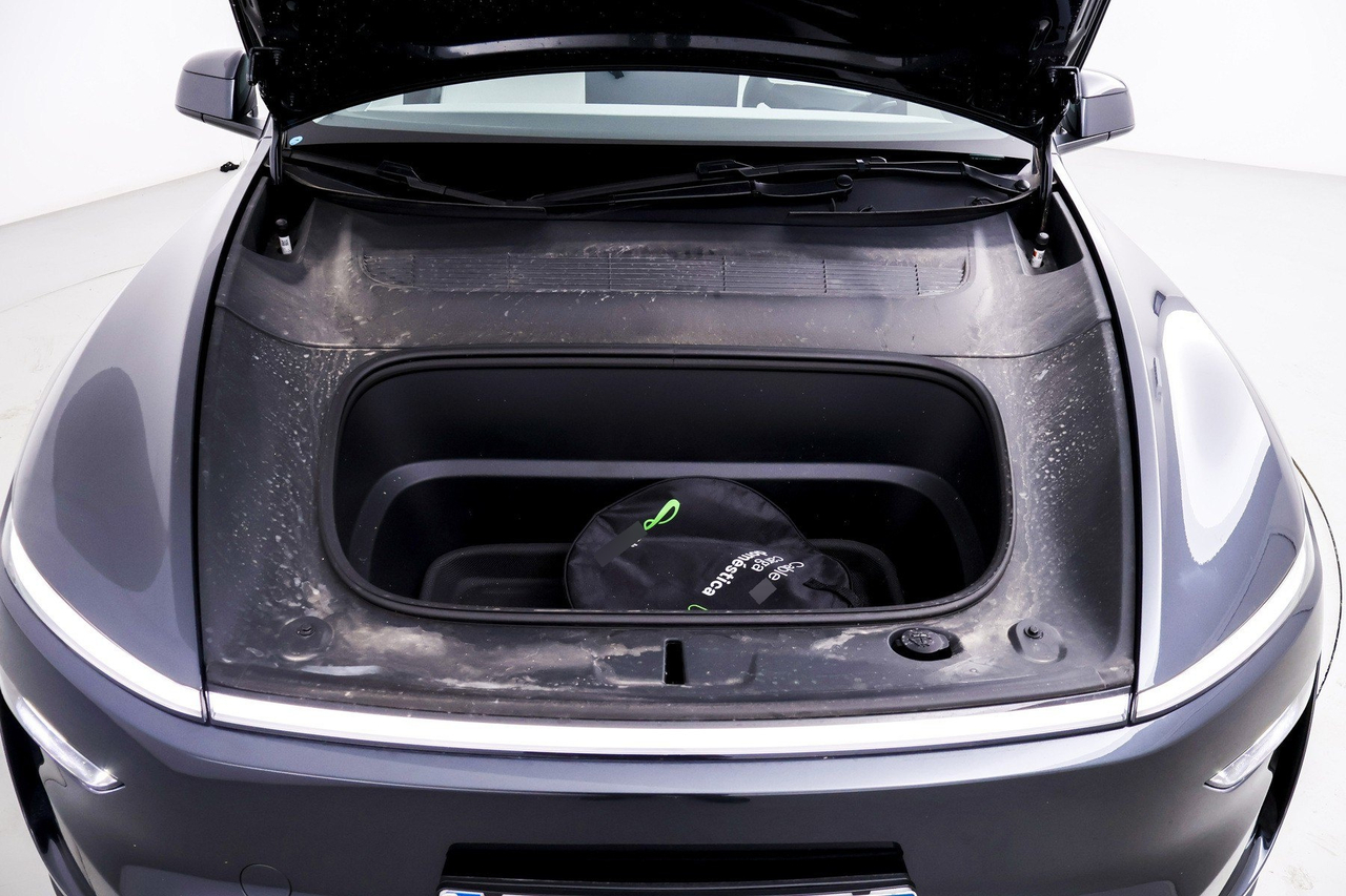 Tesla Model Y — photo 28