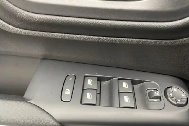 Citroën C5 Aircross hybride 136 e-dcs6 — photo 21