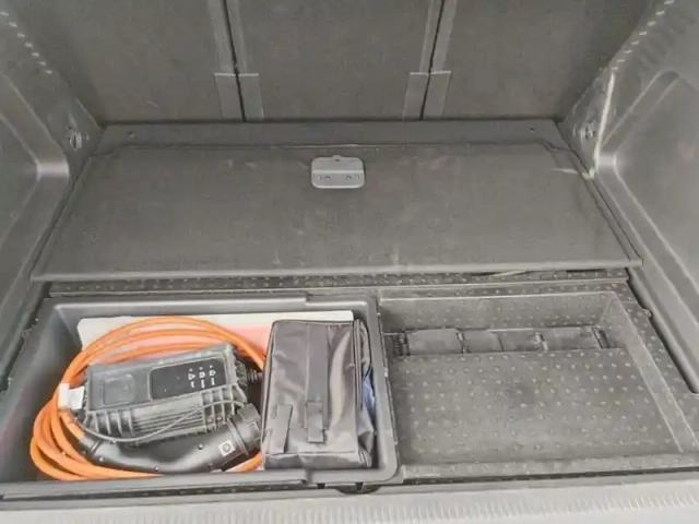 Citroën C5 Aircross hybride rechargeable 225 e-eat8 plus — photo 27