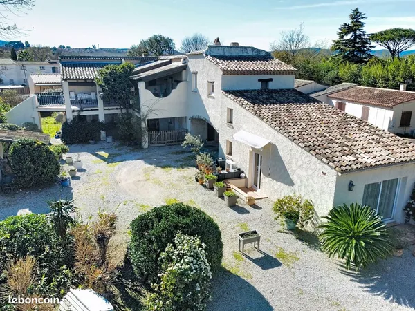 Location 4 appartements de saisonniers - Mars à Octobre