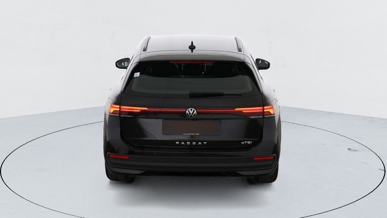 Volkswagen Passat — photo 6