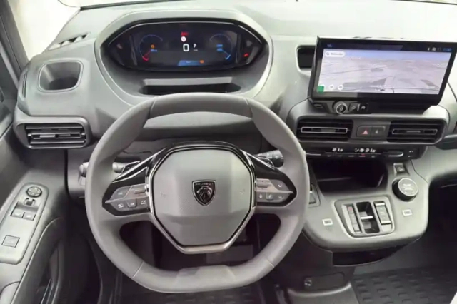 Peugeot Partner dangel 4x4 fgn diesel 130 ch m automatique — photo 47