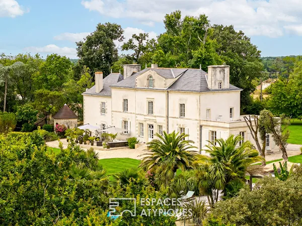 Prestigieuse maison de maître avec piscine, tennis et dépendances