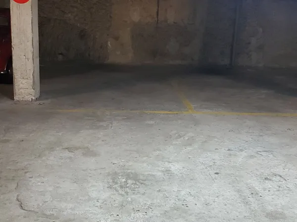 Loue place de parking sécurisée Versailles Chantiers