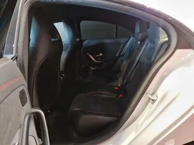 Mercedes Cla 200 d coupé amg line — photo 40