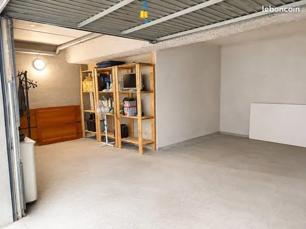 À LOUER - GRAND GARAGE FERMÉ DE 25 m² - LA ROCHELLE LES MINIMES