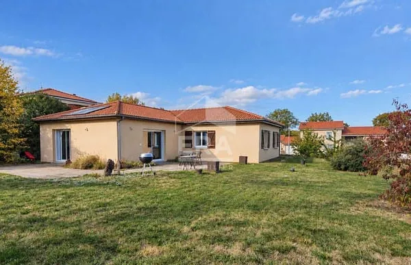 Maison de plain-pied 5 pièces 111 m²