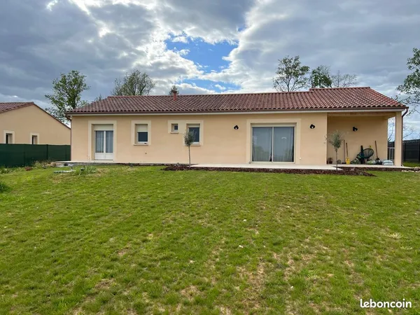 Maison récente de plain pied. 140 M2 3ch. Rouffignac St Cernin
