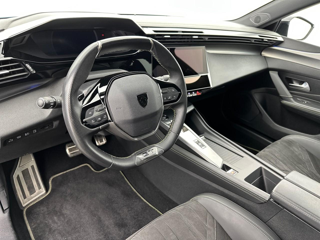Peugeot 408 phev 225 e-eat8 gt — photo 8