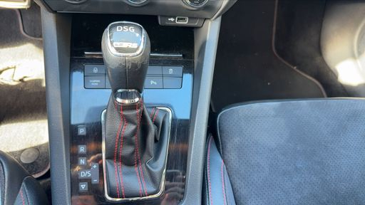 Skoda Octavia Combi RS 2.0 TSI 245 DSG7 - Sport – 2018 – 146000 km – Essence – Boîte Automatique — photo 18