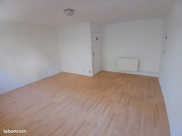Chambre de service / pièce de stockage