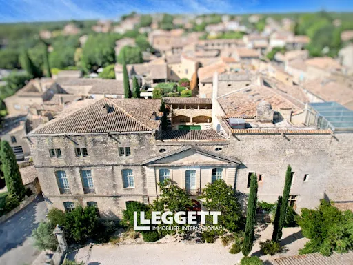 Château 16 pièces 1368 m²