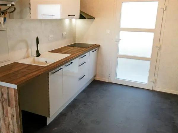Grand studio refait à neuf