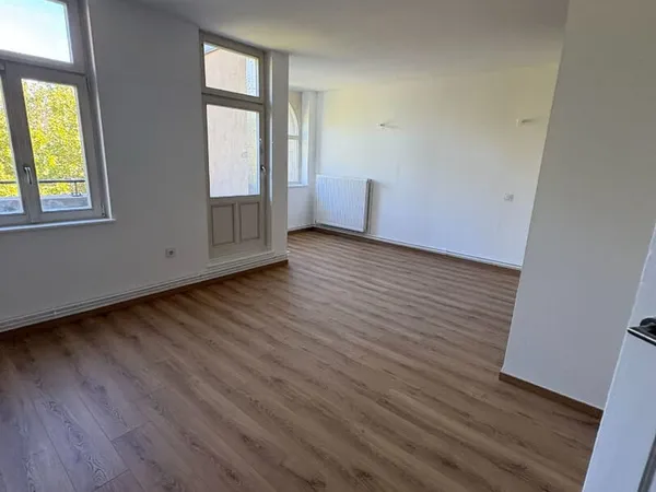 METZ GARE - APPARTEMENT F3 RENOVE - CACHET DE L'ANCIEN