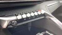 Peugeot 3008 1.2 PureTech 130ch S&S Allure Pack EAT8 — photo 15