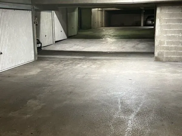 Place de parking sécurisée métro Jaurès