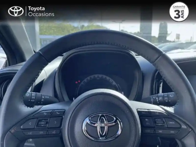 Toyota Aygo x 1.0 vvt-i 72ch design s-cvt — photo 13
