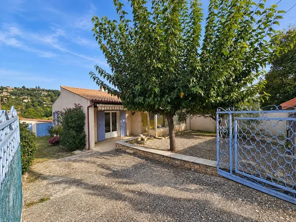 Apt Luberon, jolie maison de 125 m2 avec jardin et garage