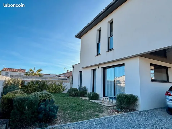 Maison récente 3 chambres 110 m2 avec jardin à Mauguio (34130) en loie Pinel