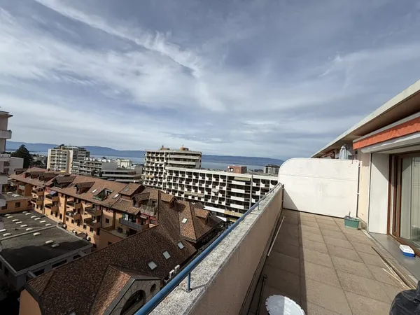 T2 avec terrasse vue lac et montagne centre-ville de thonon
